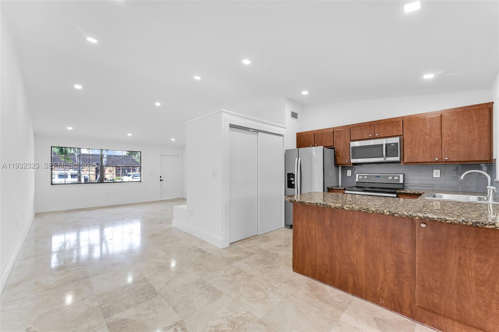 14719 Southwest 84th Terrace Miami, FL 33193 - Photo 4 of 26