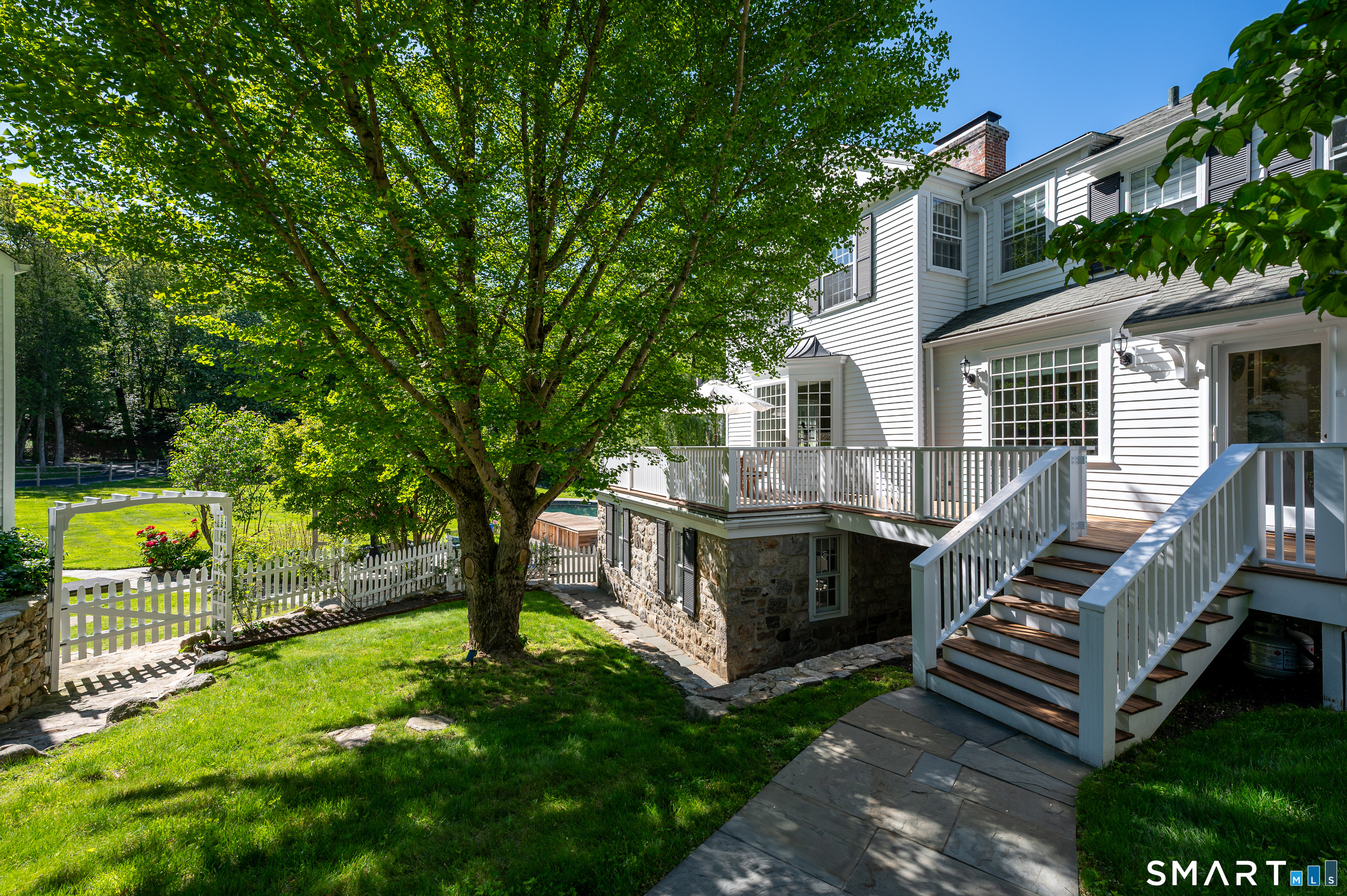 351 Erskine Road Stamford, CT 06903 - Photo 30 of 38