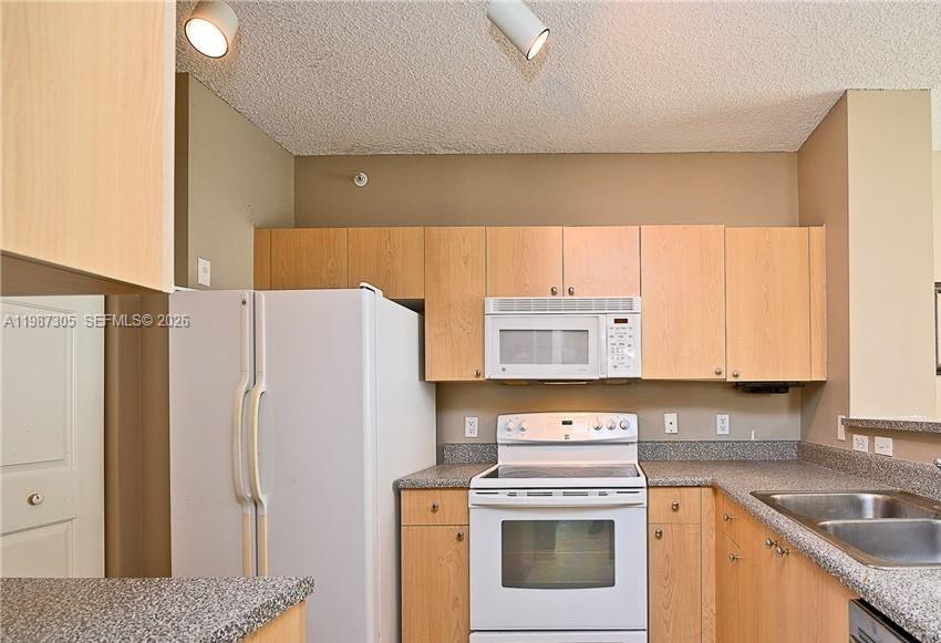8000 North Nob Hill Road, Unit 107 Tamarac, FL 33321 - Photo 16 of 16