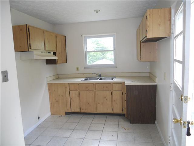 3277 Sundale Road Columbus, OH 43232 - Photo 4 of 12 Gallery Image 4