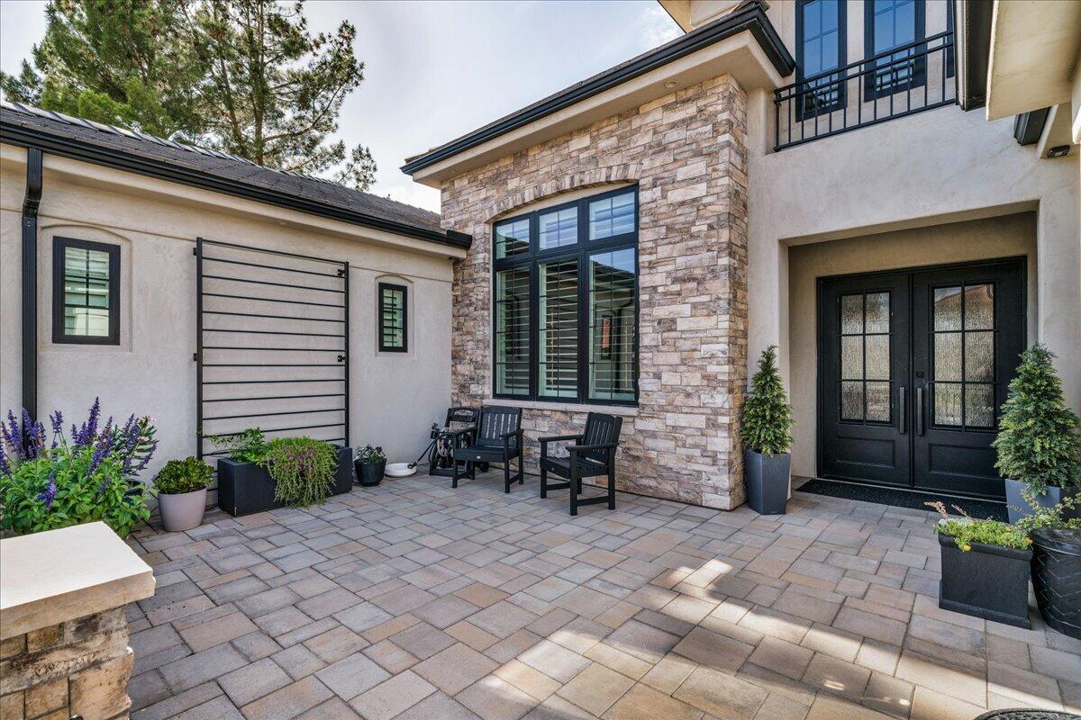 2608 Canyon Ridge Drive St. George, UT 84770 - Photo 5 of 108 Inside courtyard