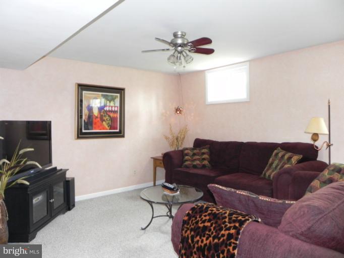 3814 Byxbee Road Randallstown, MD 21133 - Photo 15 of 23 Family Room