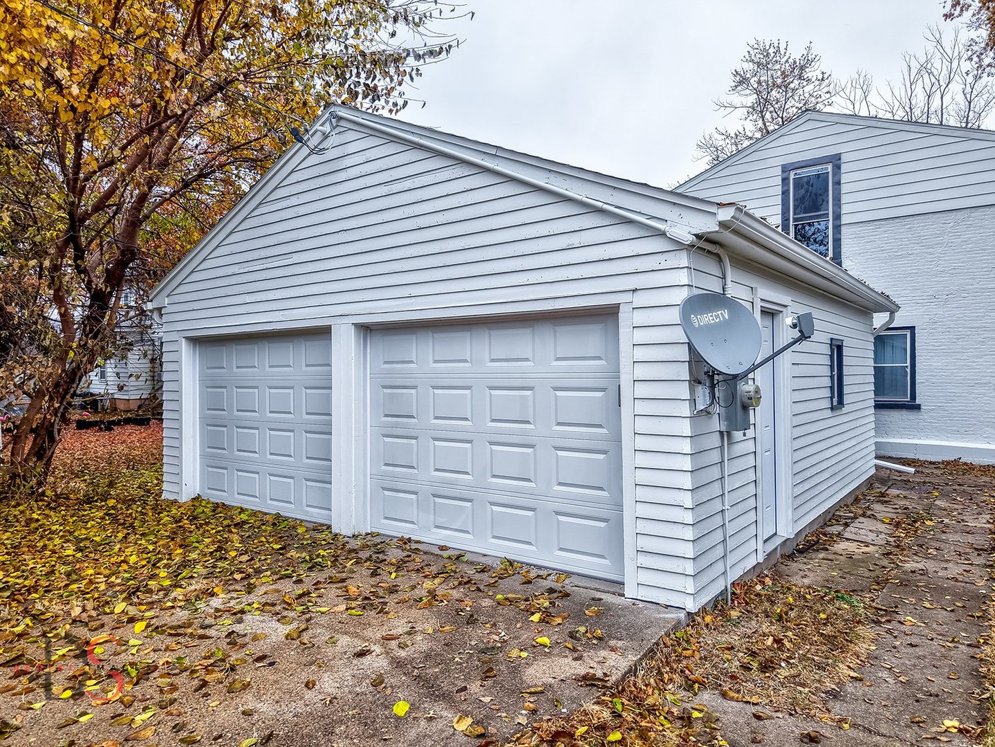 1009 Paul Street Ottawa, IL 61350 - Photo 17 of 18 a front view of a house