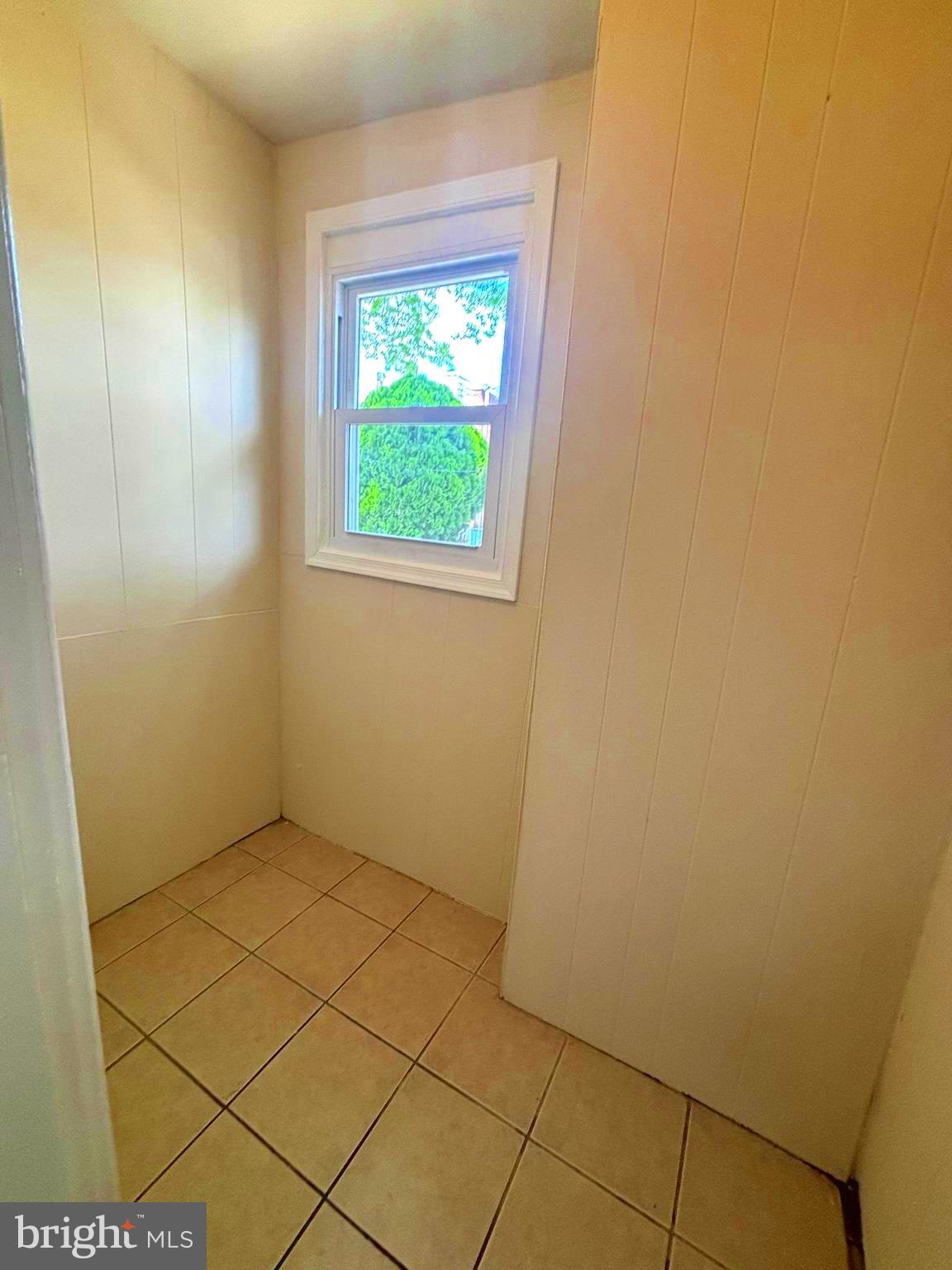 923 Edgemore Road Philadelphia, PA 19151 - Photo 6 of 14 Walk-In Kitchen Pantry/Flex Space