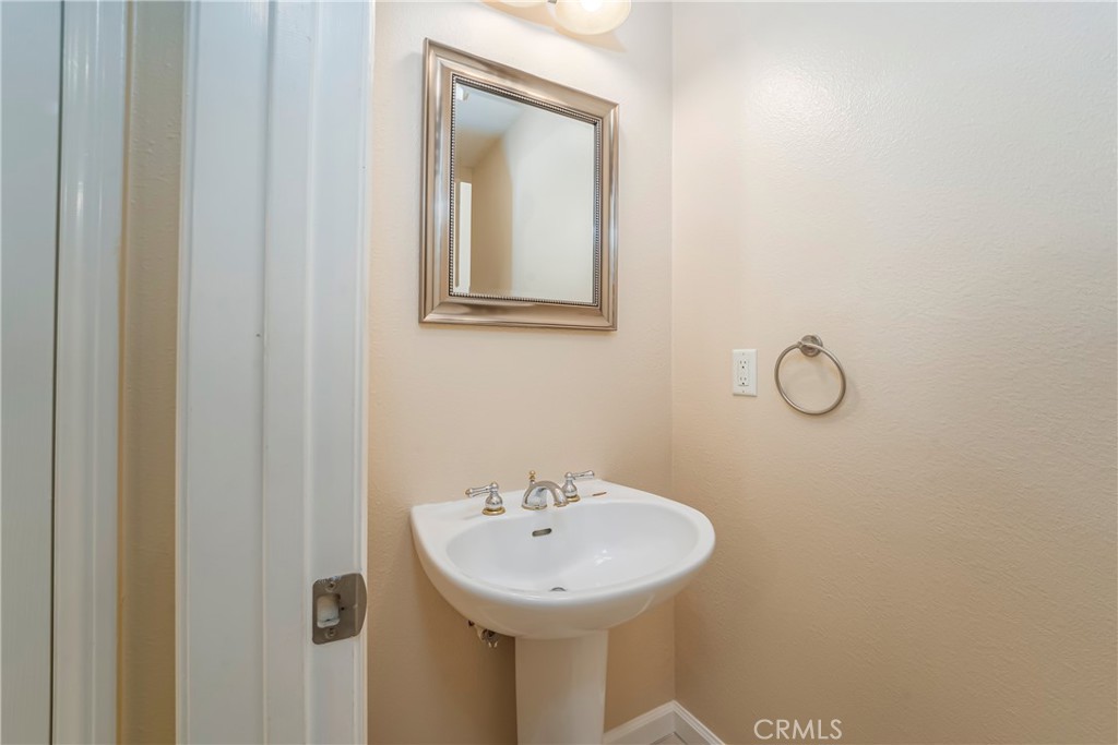 97 Chadron Circle Ladera Ranch, CA 92694 - Photo 16 of 56 Main level powder bath
