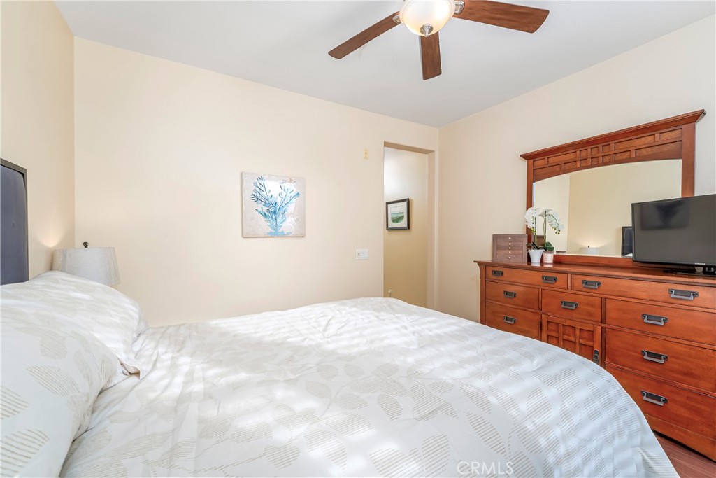 97 Chadron Circle Ladera Ranch, CA 92694 - Photo 22 of 56 Gracious primary suite with open view fac ing Southwest with no homes obstructing it. An en-suite bath with dual sinks and a newer walk-in shower as well as a walk-in closet and separate water closet