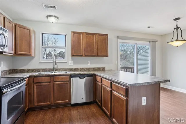 $225,000 | 1361 Forest Creek Dr., Unit 3, St. Peters, MO 63303