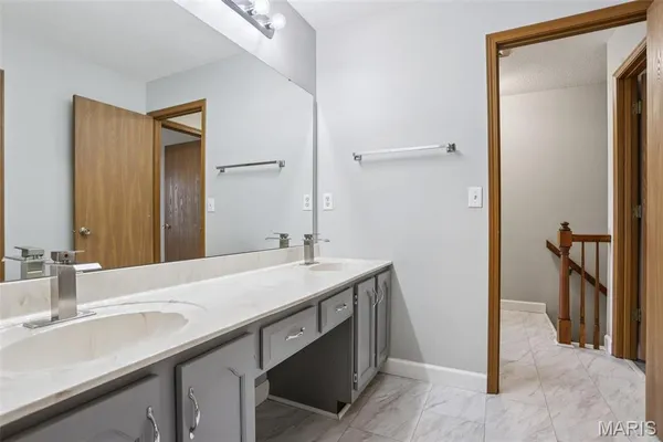 $215,000 | 1361 Forest Creek Dr., St. Peters, MO 63303