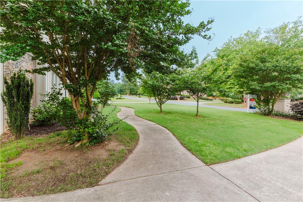 2552 Berwick Walk Snellville, GA 30078 - Photo 9 of 80