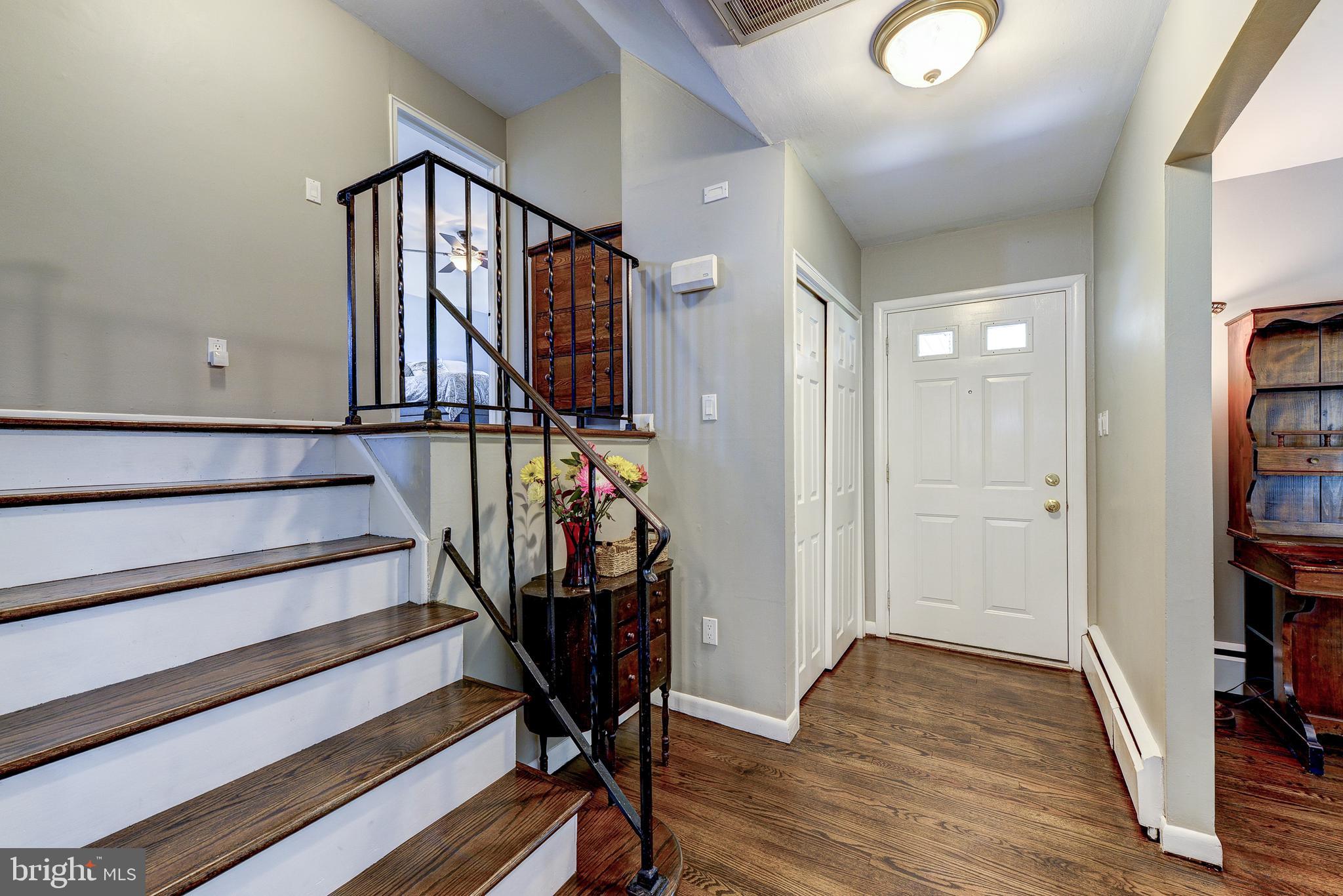 217 Becker Road North Wales, PA 19454 - Photo 5 of 32 foyer
