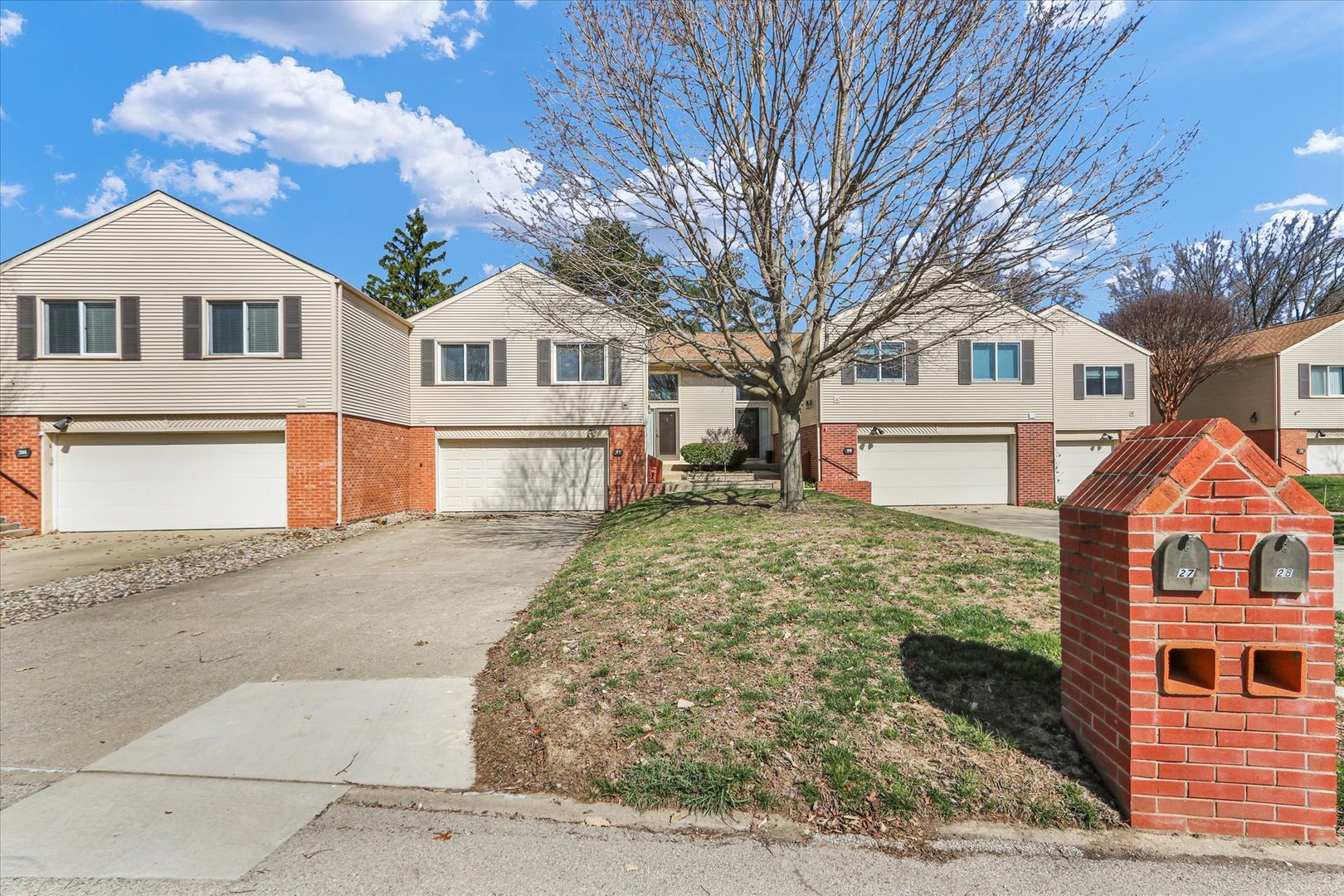 27 Fields East Champaign, IL 61822 - Photo 1 of 31