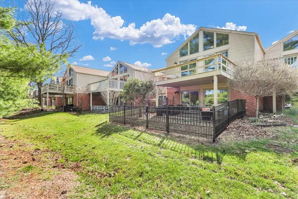 $315,000 | 27 Fields East, Champaign, IL 61822