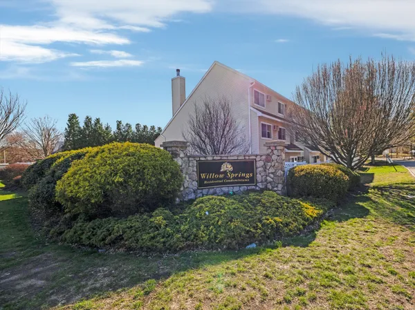 $295,000 | 75 Willow Springs, Unit 75, New Milford, CT 06776