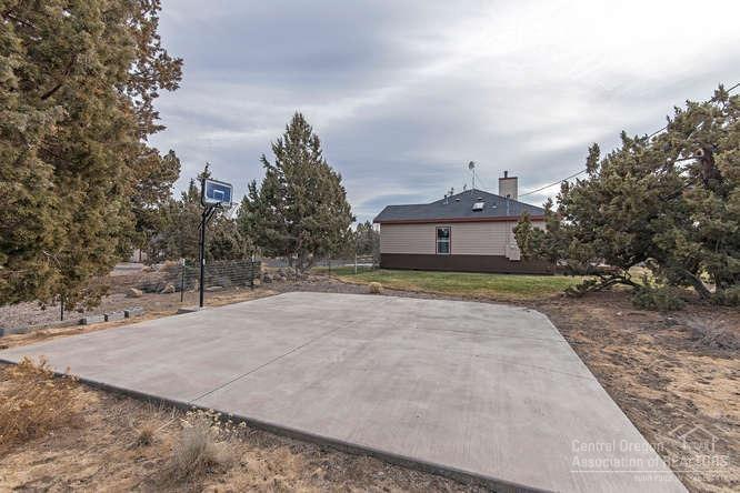 23095 Alfalfa Market Road Bend, OR 97701 - Photo 16 of 25 Gallery Image 16