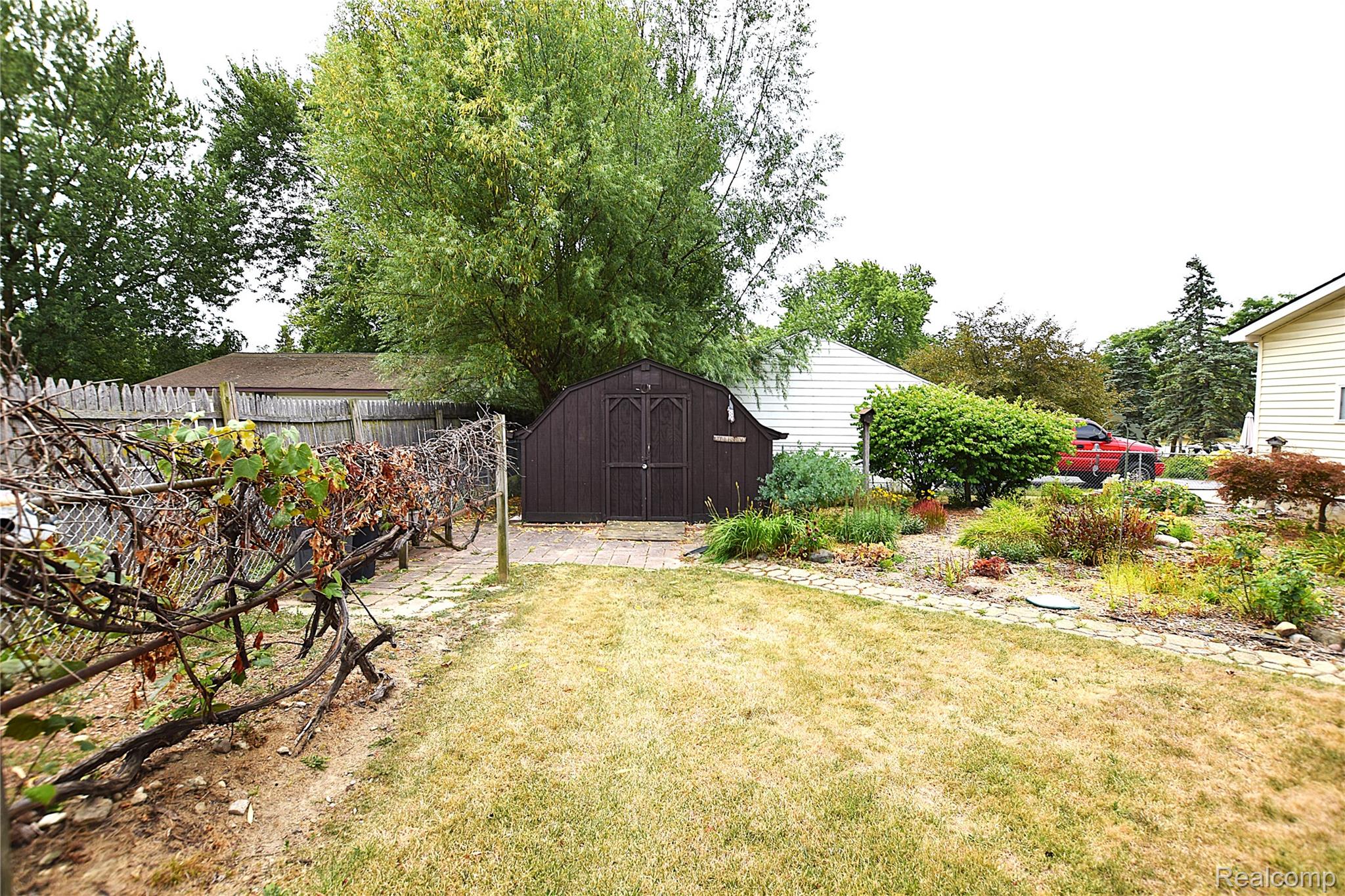 2073 Dutcher Road Flint, MI 48532 - Photo 5 of 18 shed.JPG