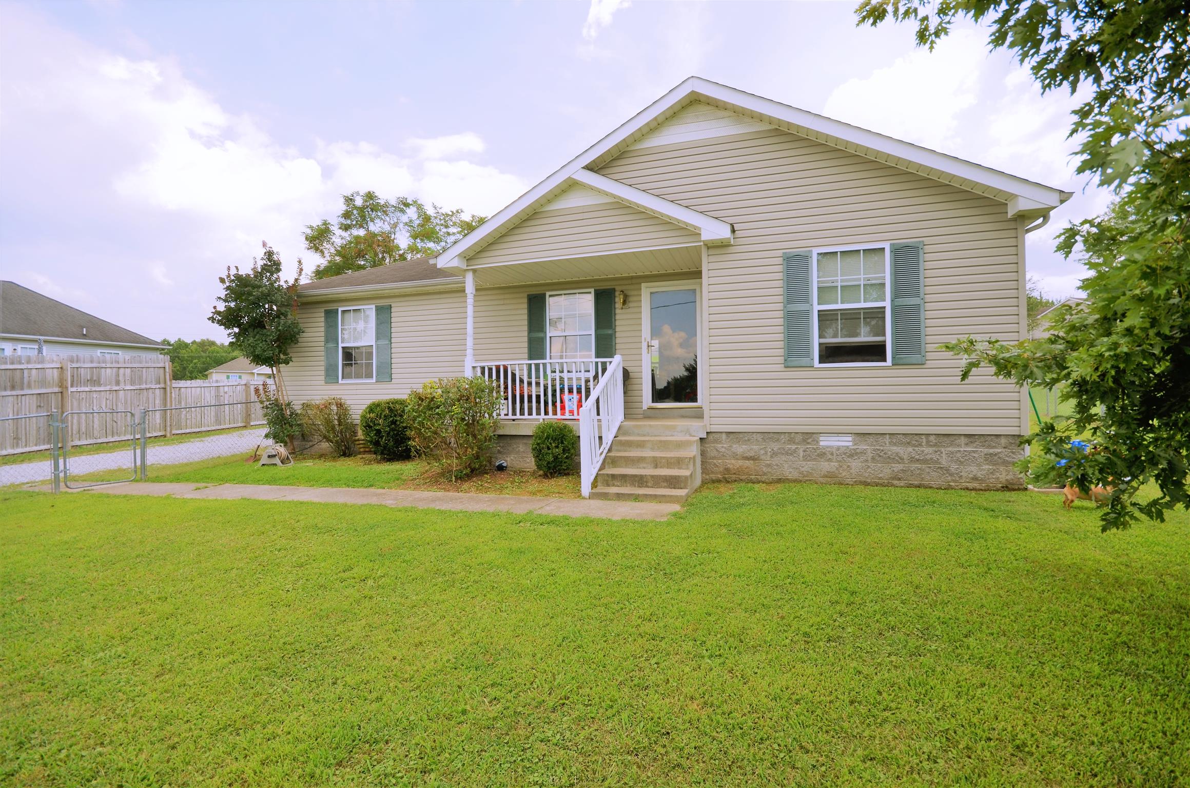 927 Poplar Avenue Springfield, TN 37172 - Photo 4 of 17 Gallery Image 4