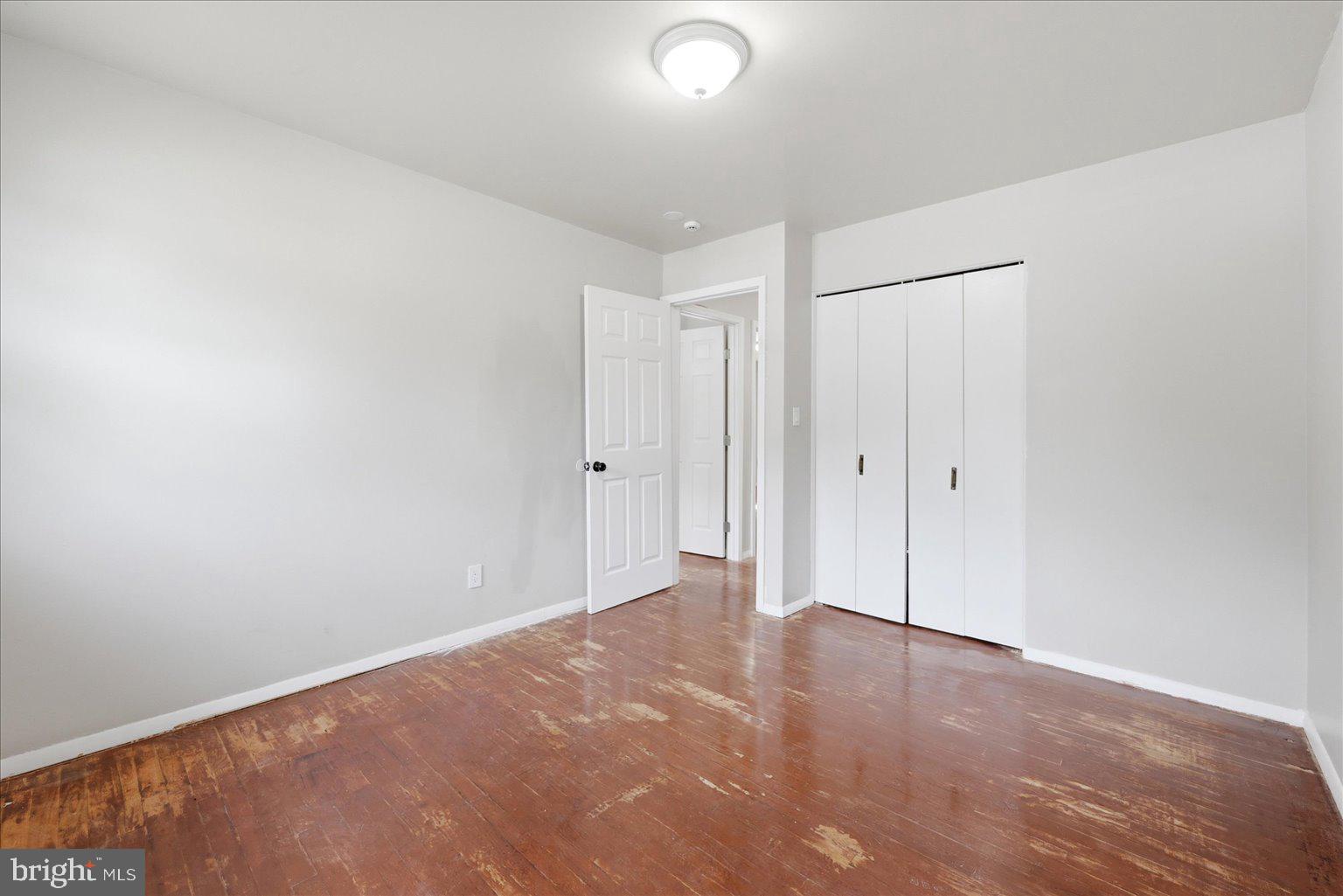 9110 Meadow Heights Road Randallstown, MD 21133 - Photo 18 of 39 Bright and spacious room with charm.