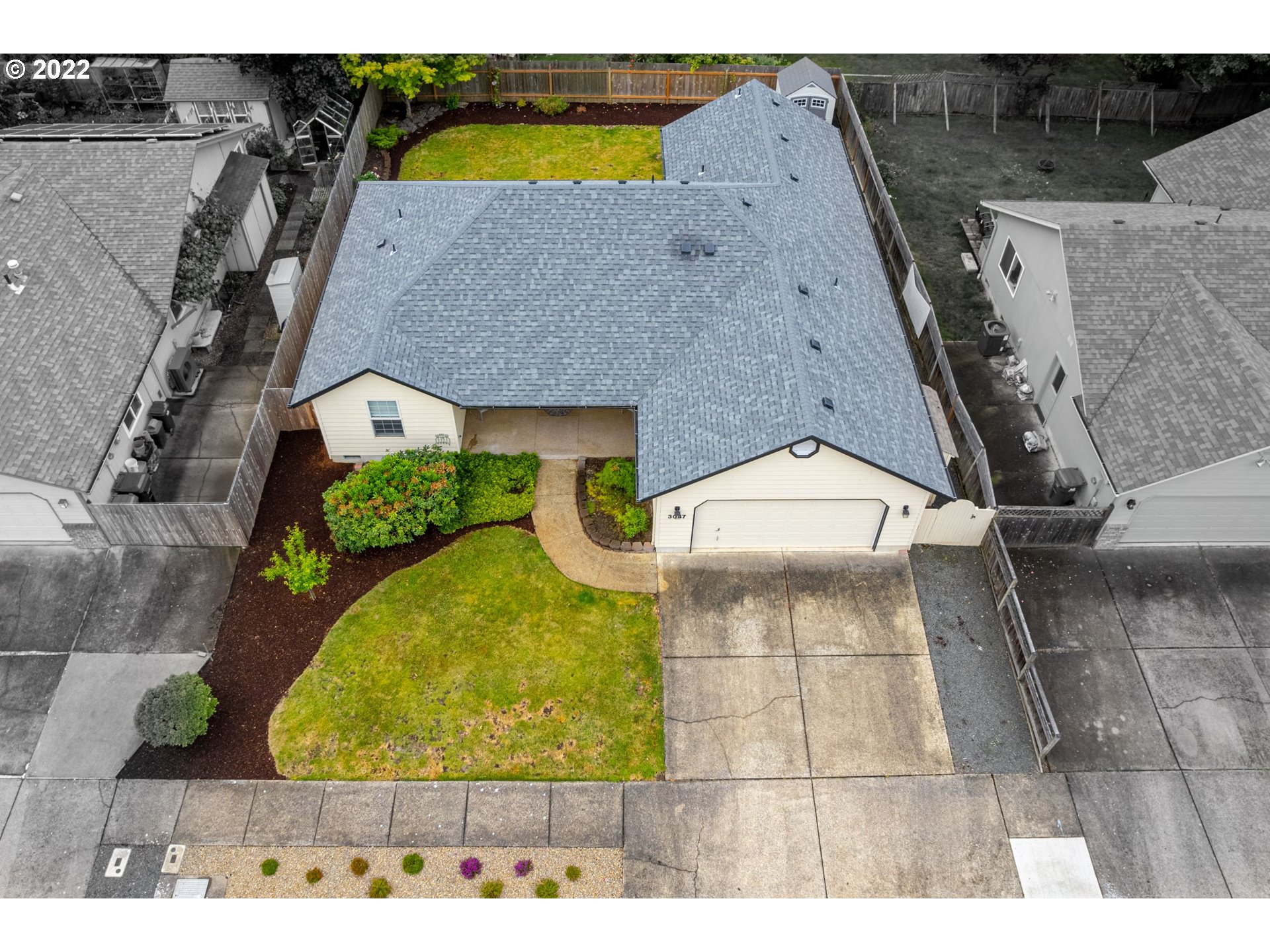 3047 Brett Loop Eugene, OR 97404 - Photo 2 of 32 Gallery Image 2