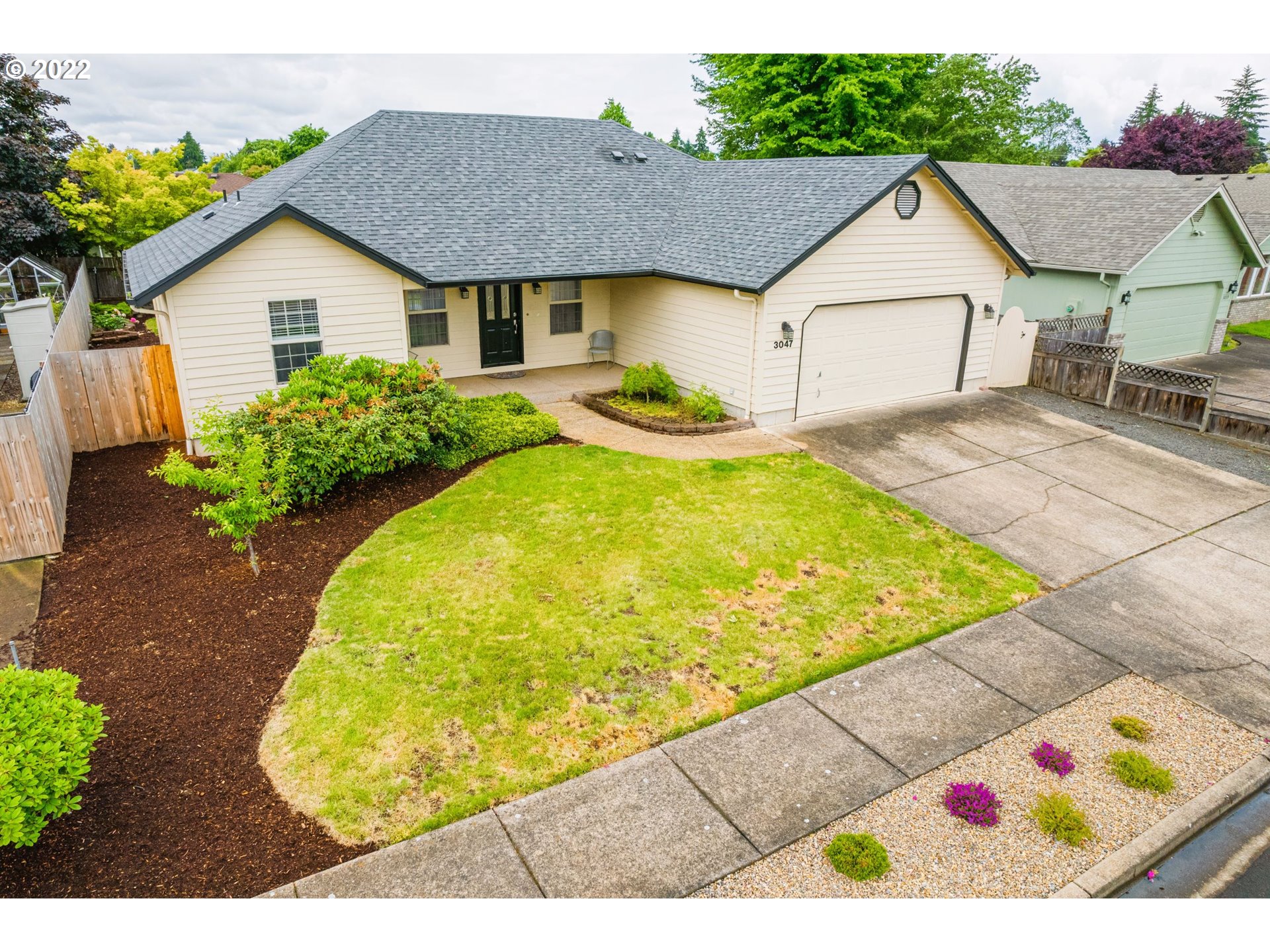 3047 Brett Loop Eugene, OR 97404 - Photo 5 of 32 Gallery Image 5