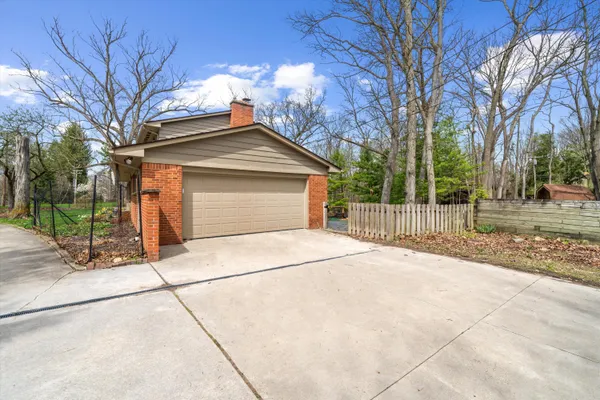 $4,500 | 2854 Parkridge Drive, Ann Arbor, MI 48103