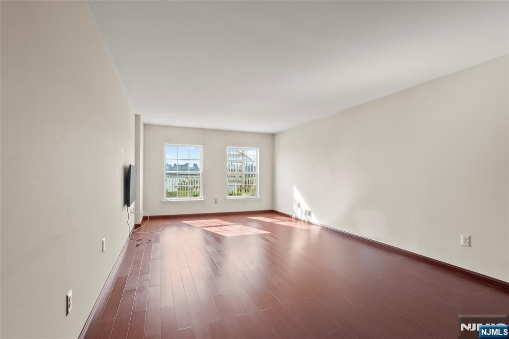 10 Bergen Ridge Road North Bergen, NJ 07047 - Photo 4 of 22