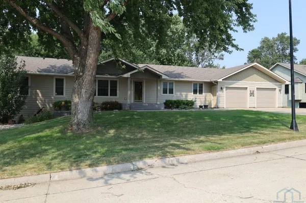 $390,000 | 201 Crestview Drive, Rock Rapids, IA 51246