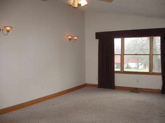 4909 West Middle Road Peoria, IL 61607 - Photo 7 of 15 Gallery Image 7