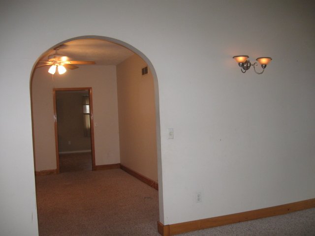 4909 West Middle Road Peoria, IL 61607 - Photo 8 of 15 Gallery Image 8
