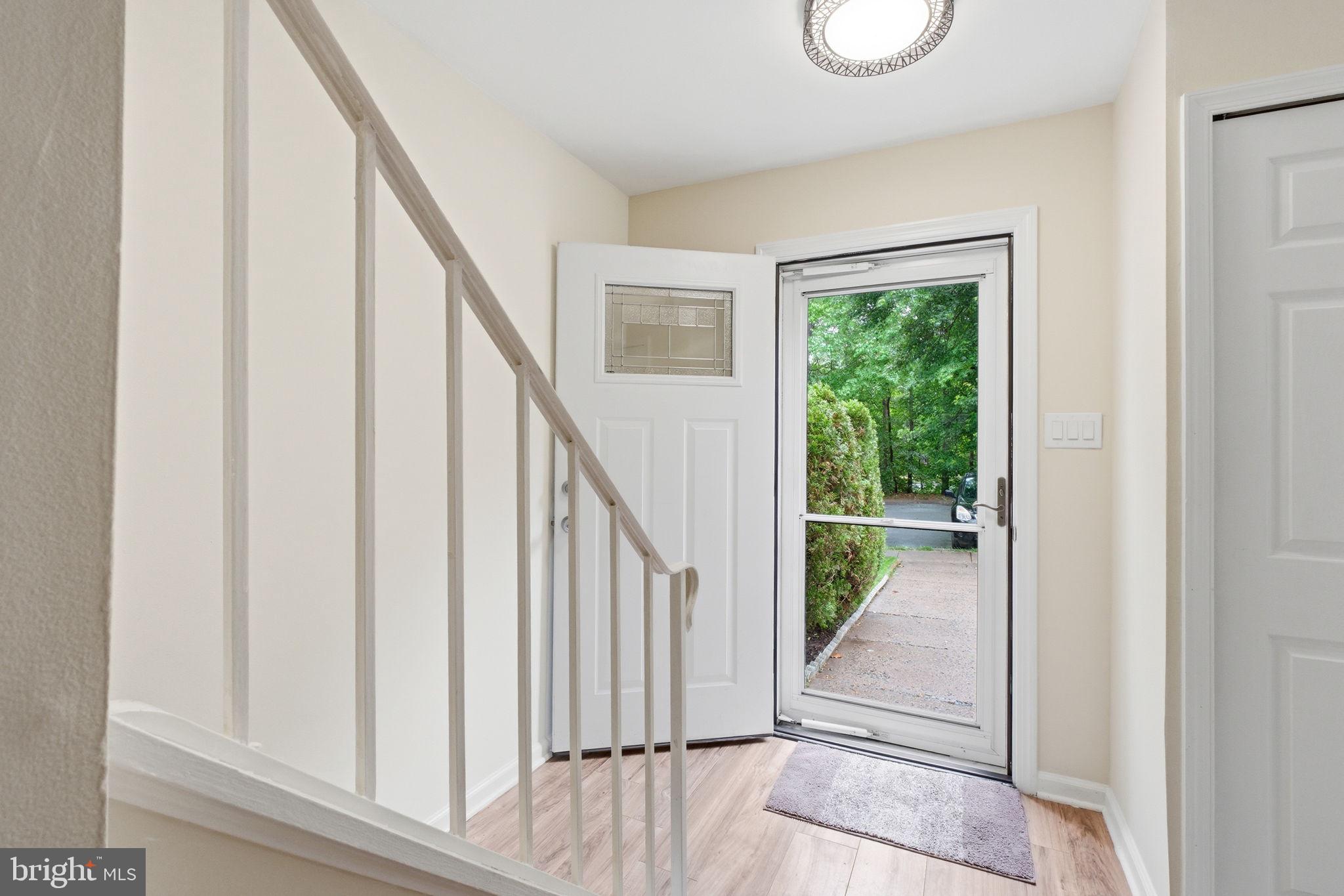 7709 Matisse Way Springfield, VA 22153 - Photo 3 of 27 Bright, open entryway