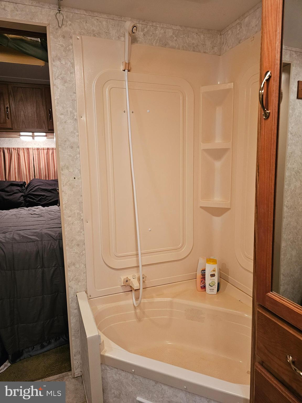 348-347 Comanche Drive, Unit GLEN 1 Earleville, MD 21919 - Photo 6 of 16 Shower