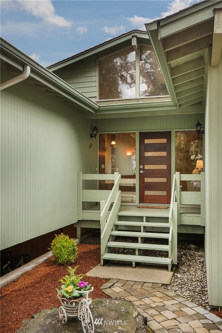 820 Edmonds Street Edmonds, WA 98020 - Photo 3 of 25