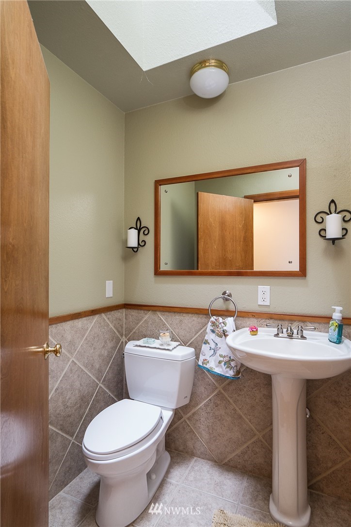 820 Edmonds Street Edmonds, WA 98020 - Photo 22 of 25