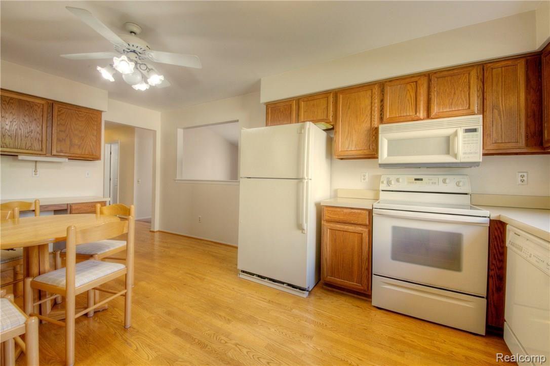 24685 Jamestowne Road Novi, MI 48375 - Photo 8 of 39 930A4441_2_3.jpg
