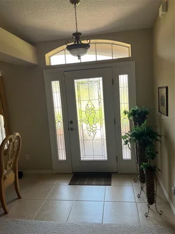 a view of entryway with workspace