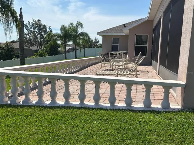 a view of an outdoor space with garden