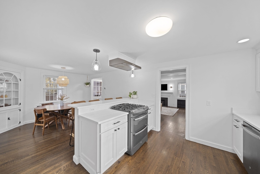86 Alton Road Quincy, MA 02169 - Photo 3 of 39 Gallery Image 3