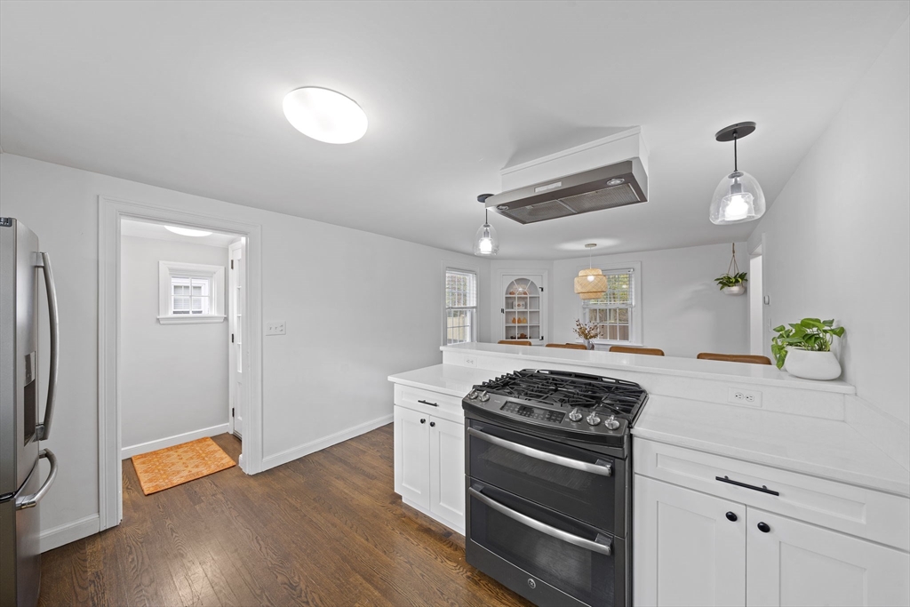 86 Alton Road Quincy, MA 02169 - Photo 5 of 39 Gallery Image 5