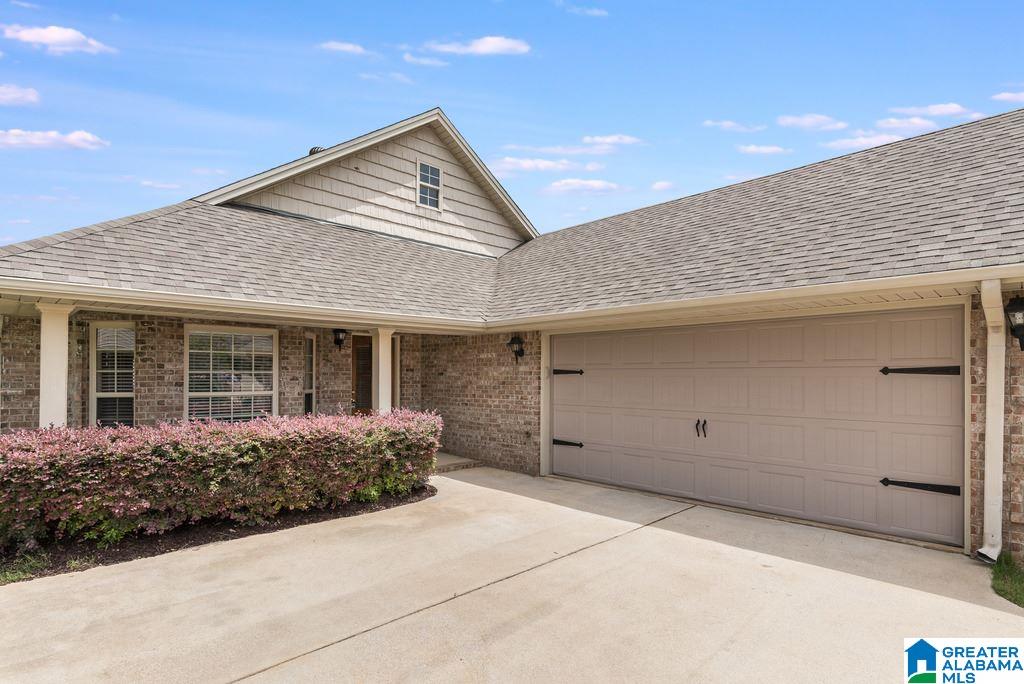 252 Stoney Trail Alabaster, AL 35114 - Photo 2 of 20