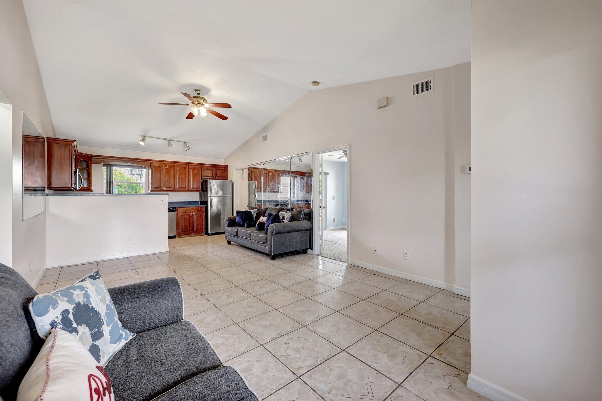 5753 Southeast Mercedes Avenue Stuart, FL 34997 - Photo 12 of 31 13-web-or-mls-632A1770