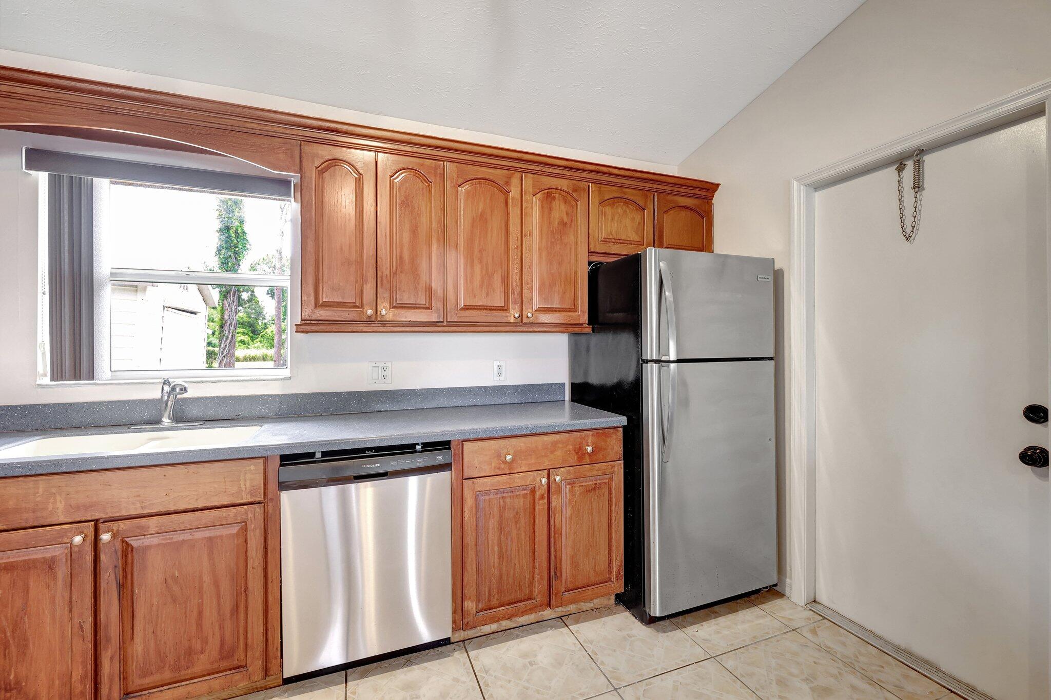 5753 Southeast Mercedes Avenue Stuart, FL 34997 - Photo 17 of 31 19-web-or-mls-632A1800