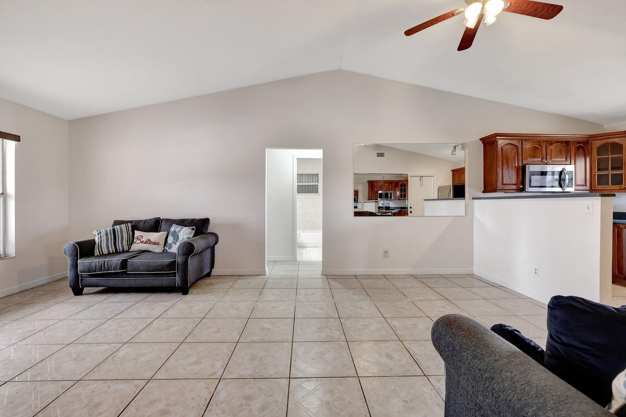 5753 Southeast Mercedes Avenue Stuart, FL 34997 - Photo 29 of 31 36-web-or-mls-632A1885