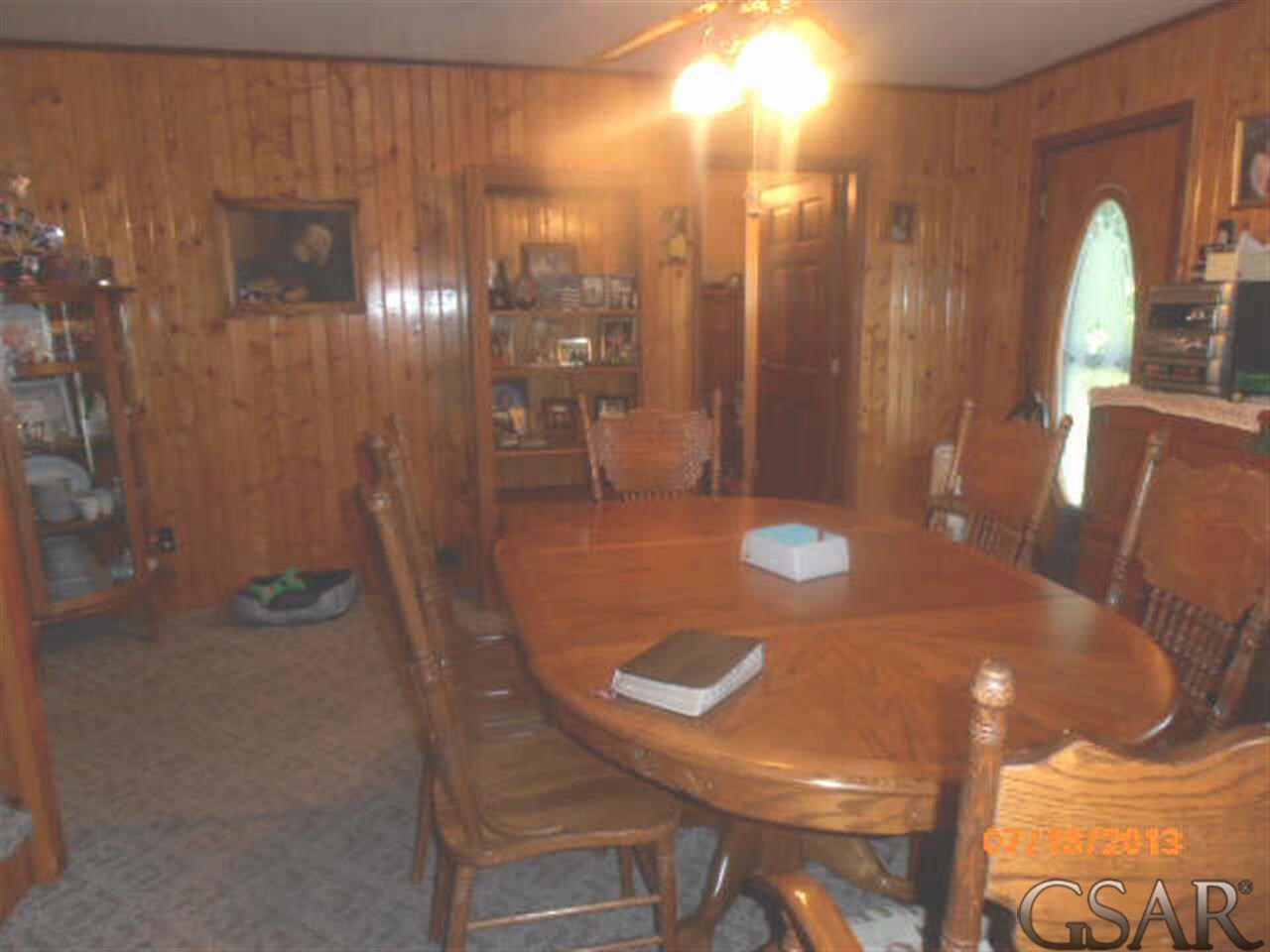 6448 Hammond Road Ovid, MI 48866 - Photo 3 of 24 31158406-2.JPG
