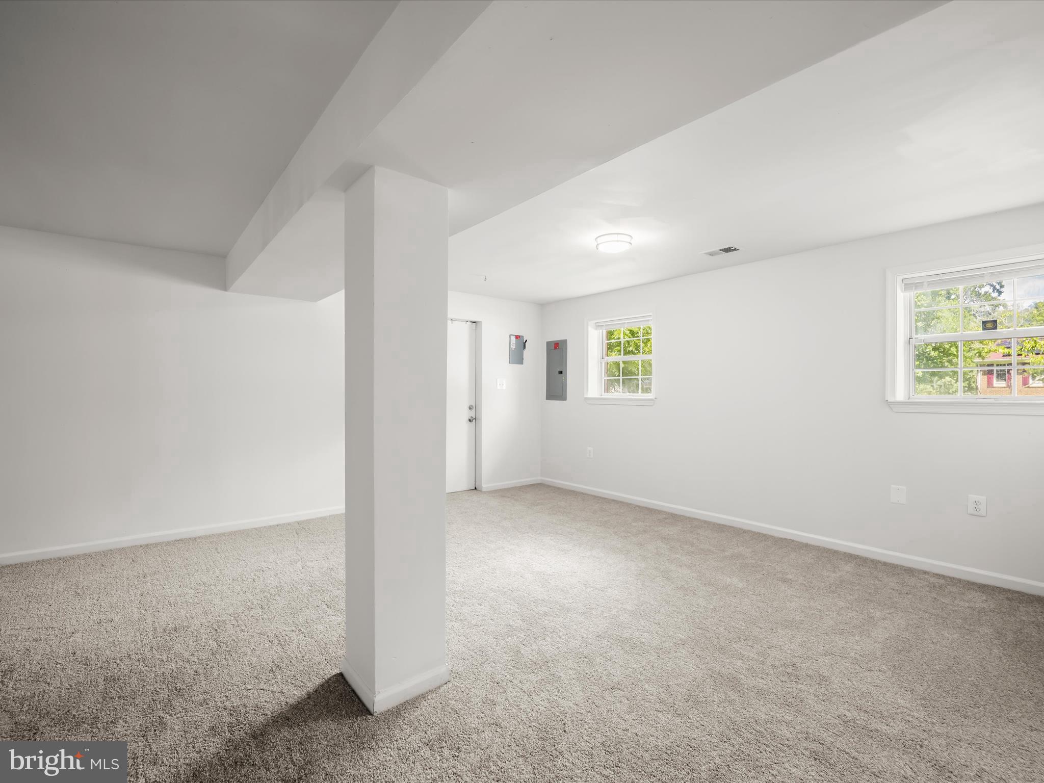 13303 Pendleton Street Fort Washington, MD 20744 - Photo 19 of 35 an empty room with windows