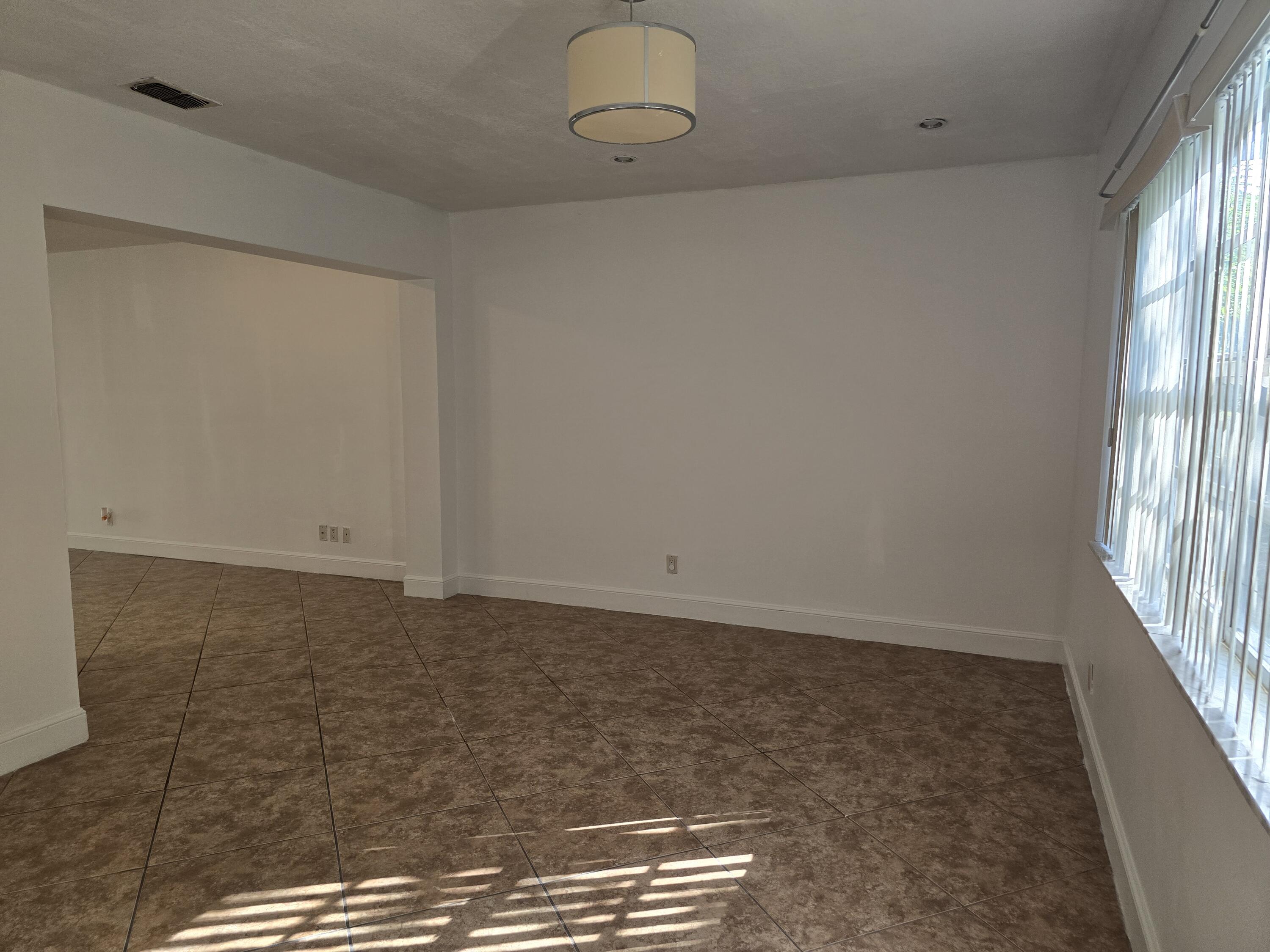 4125 Pine Branch Circle Lake Worth, FL 33467 - Photo 18 of 39 20251122_100215