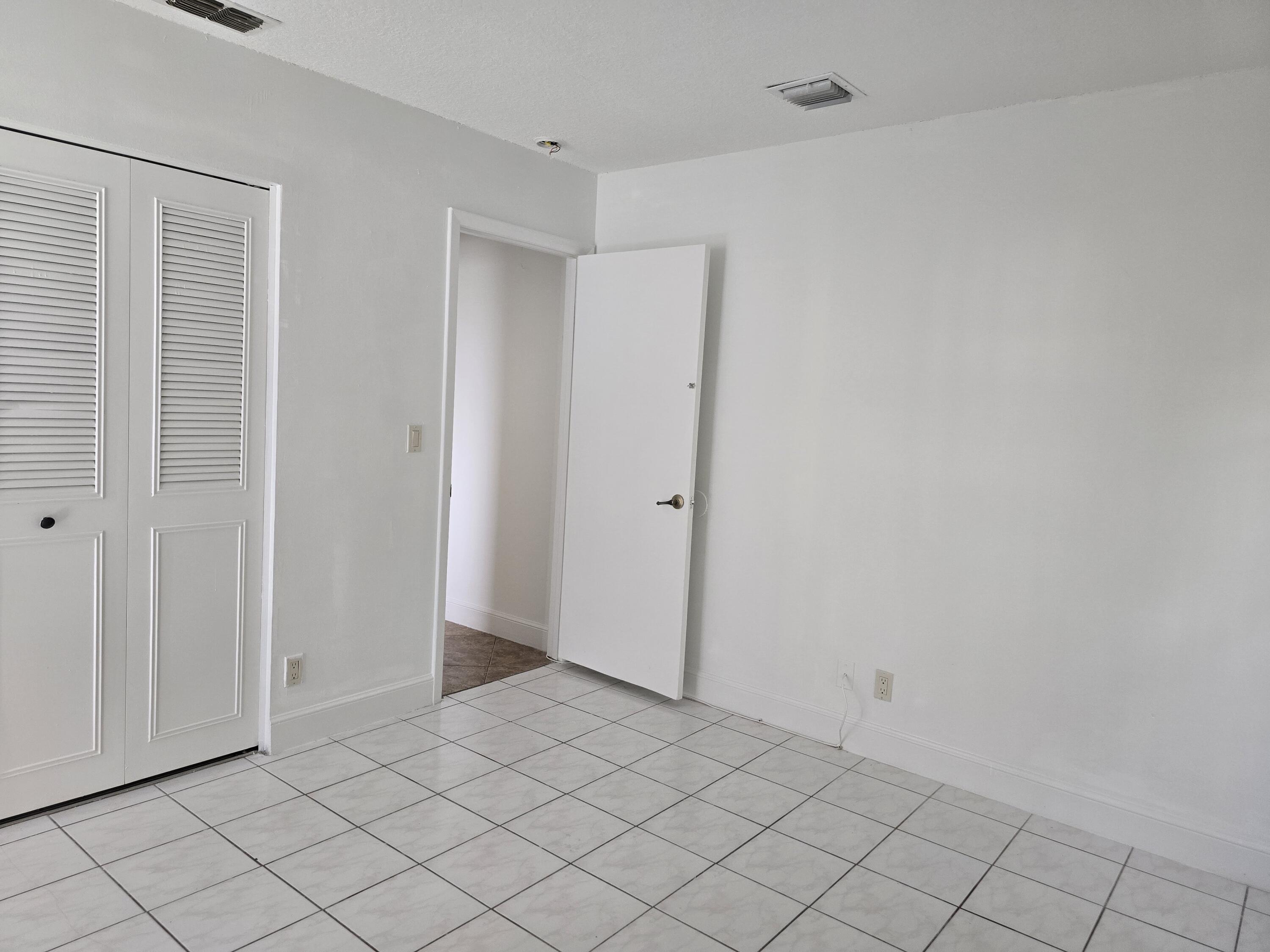 4125 Pine Branch Circle Lake Worth, FL 33467 - Photo 23 of 39 20251122_100010