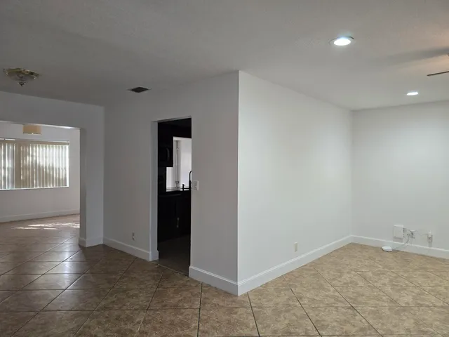 $2,800 | 4125 Pine Branch Circle, Lake Worth, FL 33467