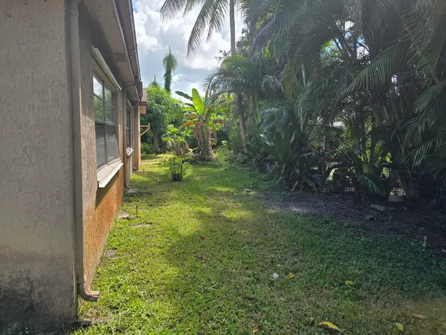 $2,800 | 4125 Pine Branch Circle, Lake Worth, FL 33467