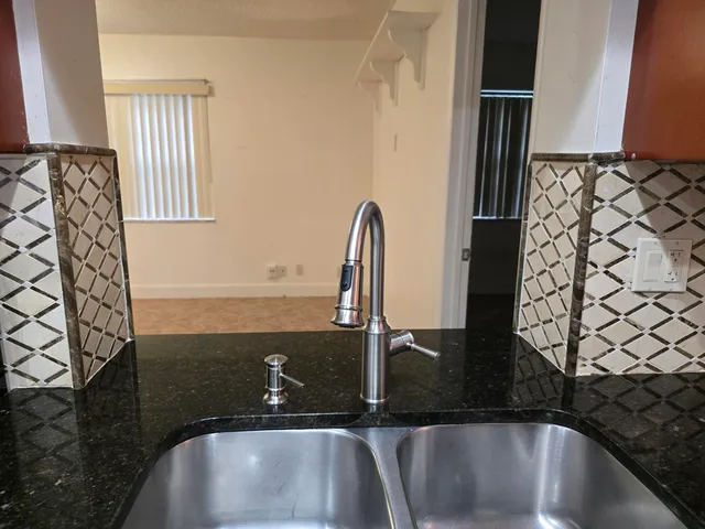 $2,800 | 4125 Pine Branch Circle, Lake Worth, FL 33467