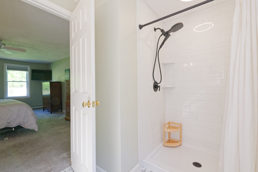 6 Chamberlain Road Uxbridge, MA 01569 - Photo 23 of 38