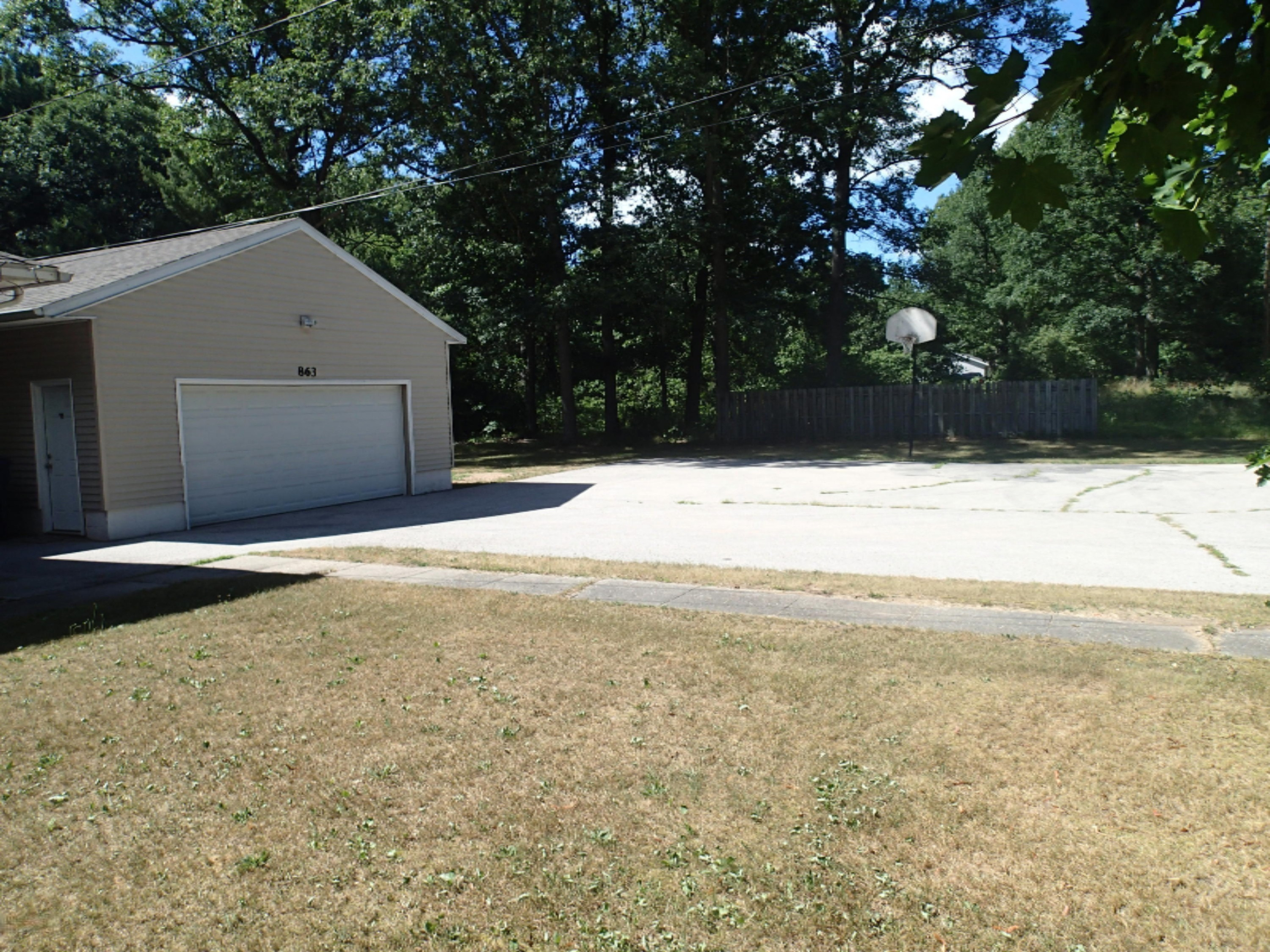 863 South Broton Road Muskegon, MI 49442 - Photo 3 of 31 P7170003